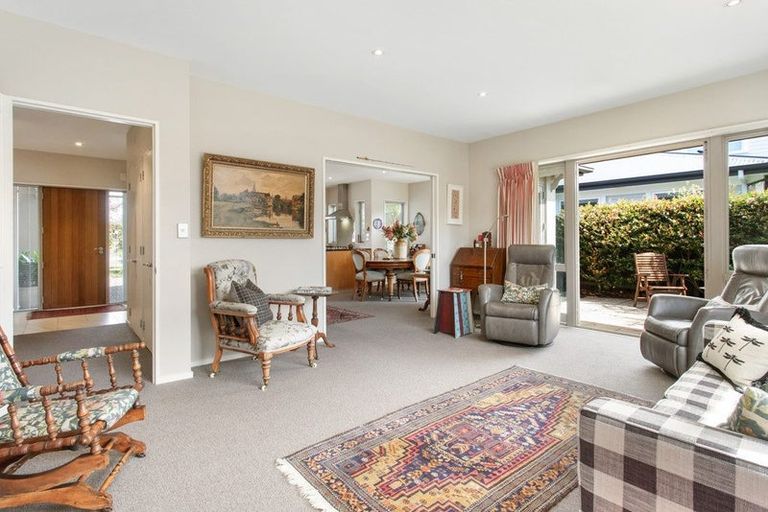 Photo of property in 69 Jeffreys Road, Fendalton, Christchurch, 8052