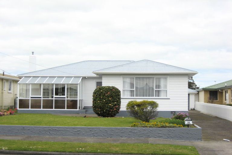 Photo of property in 12 Turakina Street, Merrilands, New Plymouth, 4312