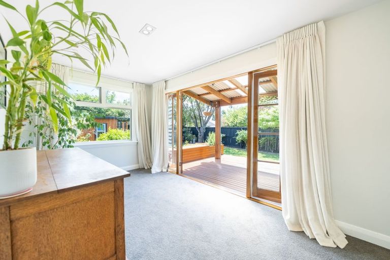 Photo of property in 252 Centaurus Road, Saint Martins, Christchurch, 8022