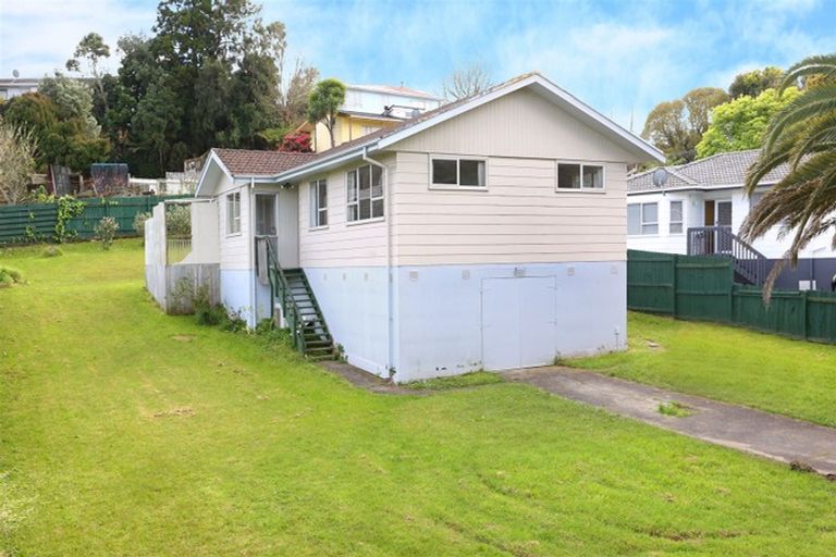Photo of property in 54 Donovan Avenue, Massey, Auckland, 0614