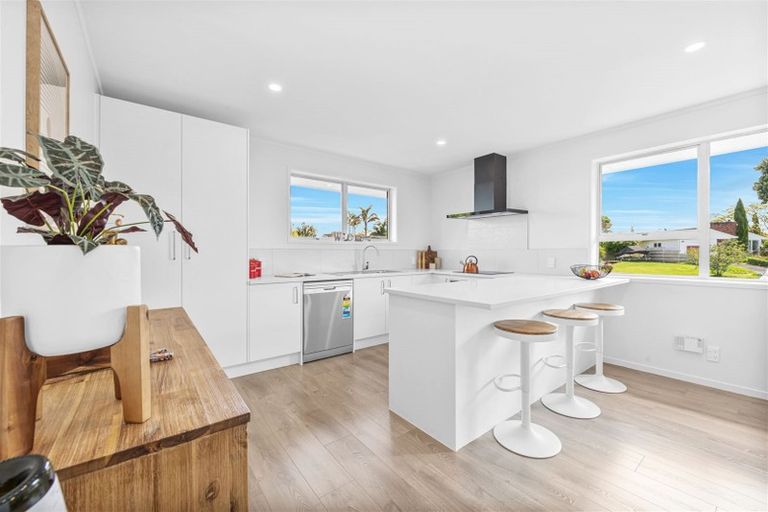 Photo of property in 3/10 Pedersen Place, Bucklands Beach, Auckland, 2012