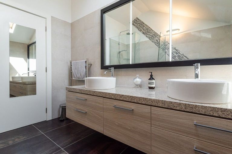 Photo of property in 73 St Marys Road, Saint Marys Bay, Auckland, 1011