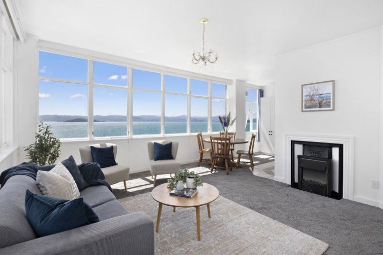 Photo of property in Rona House, 33 Rimu Street, Eastbourne, Lower Hutt, 5013