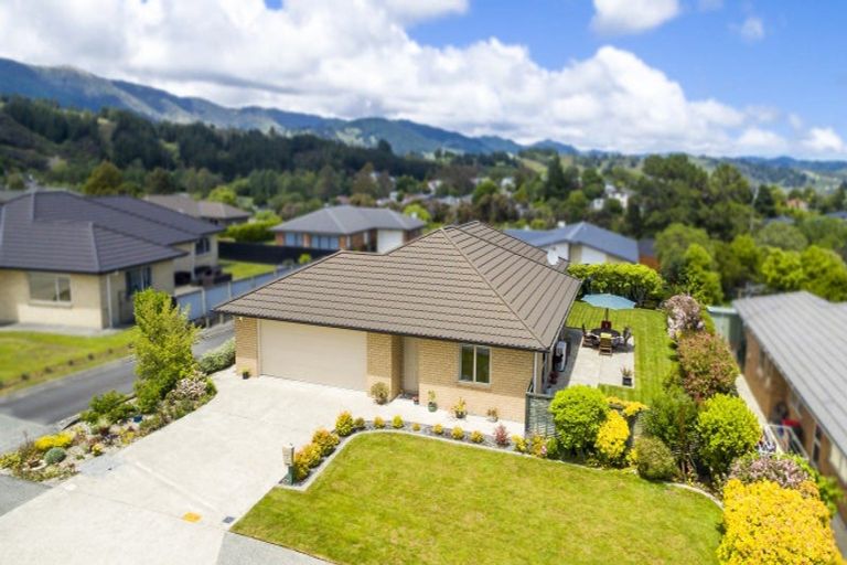 Photo of property in 34 Sunstone Crescent, Brown Owl, Upper Hutt, 5018