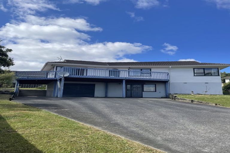 Photo of property in 11 Santiago Crescent, Unsworth Heights, Auckland, 0632