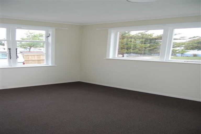 Photo of property in 3 Shearer Crescent, Naenae, Lower Hutt, 5011