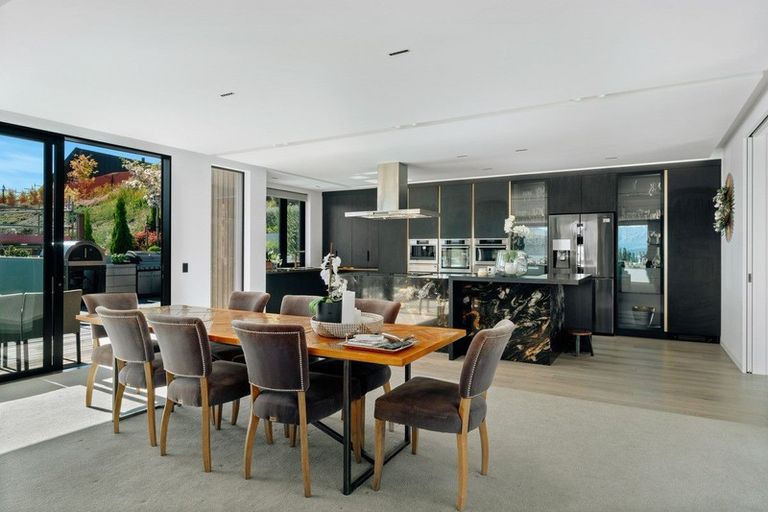 Photo of property in 15 Little Alpha Loop, Wanaka, 9305