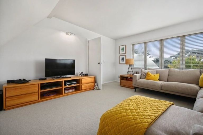 Photo of property in 1/68 Norwood Road, Bayswater, Auckland, 0622