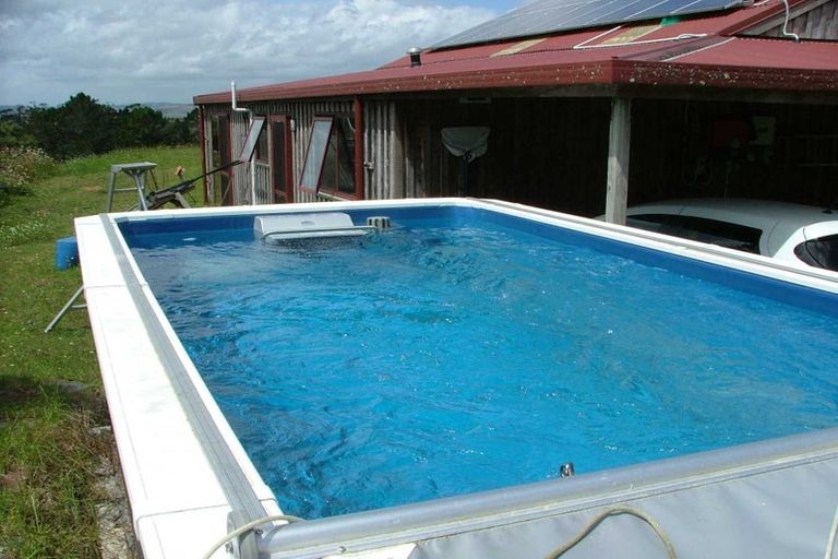 Photo of property in 882 South Head Road, South Head, Helensville, 0874