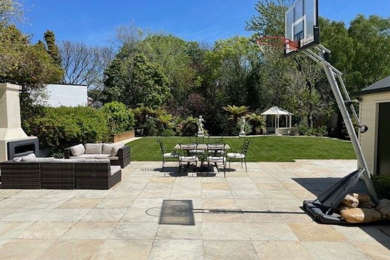 Photo of property in 55 Straven Road, Riccarton, Christchurch, 8011