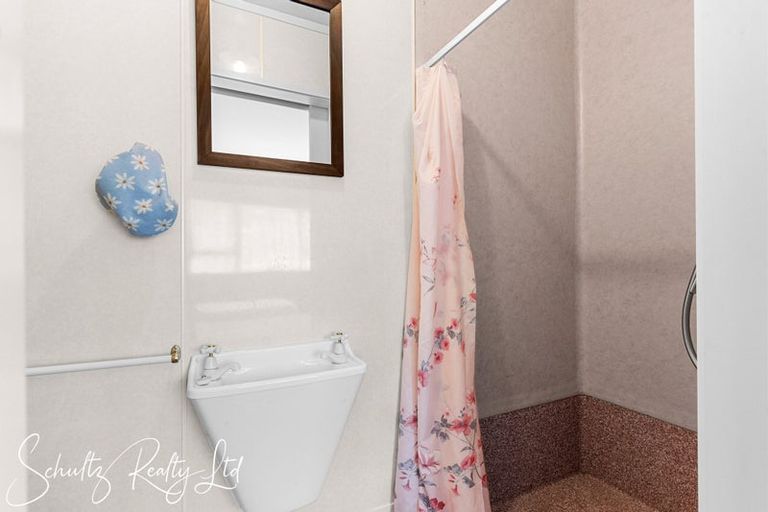 Photo of property in 13a Whaka Street, Maungaturoto, 0520