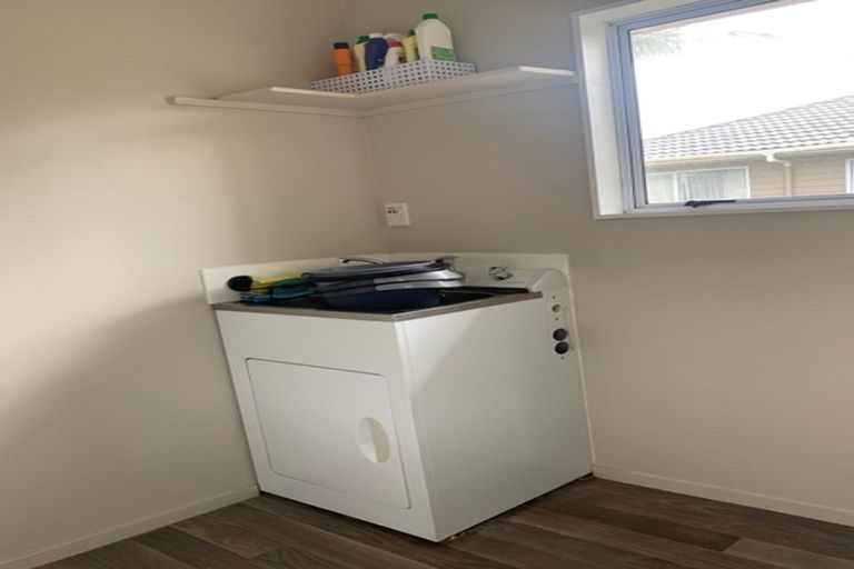 Photo of property in 1/13 Cyril Crescent, West Harbour, Auckland, 0618