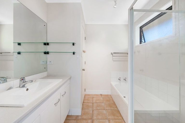 Photo of property in 65 Cabeleigh Drive, Helensville, 0800