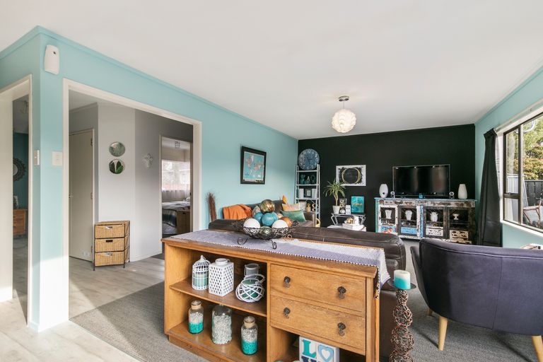 Photo of property in 53 Pohutukawa Street, Woburn, Lower Hutt, 5010