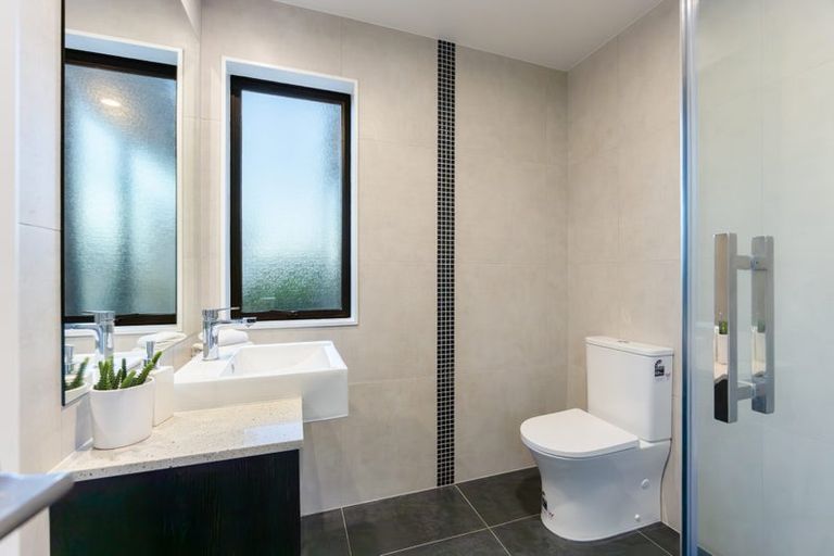 Photo of property in 16 Te Oneroa Way, Long Bay, Auckland, 0630