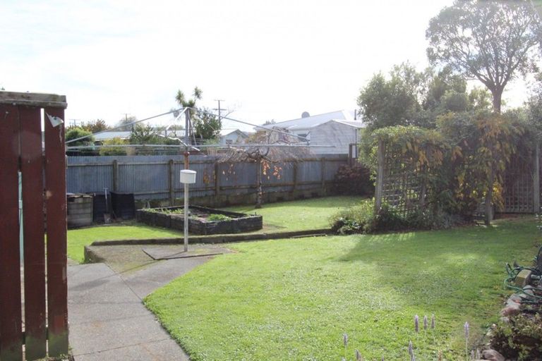 Photo of property in 43 Grey Street, Woodville, 4920