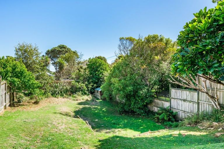 Photo of property in 169 Wellington Road, Paekakariki, 5034