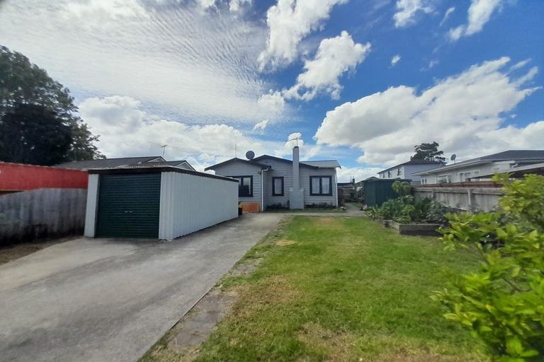 Photo of property in 18 Beihlers Road, Weymouth, Auckland, 2103