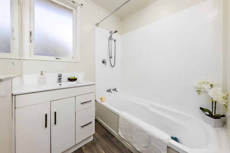 Photo of property in 151 Chichester Drive, Rosehill, Papakura, 2113