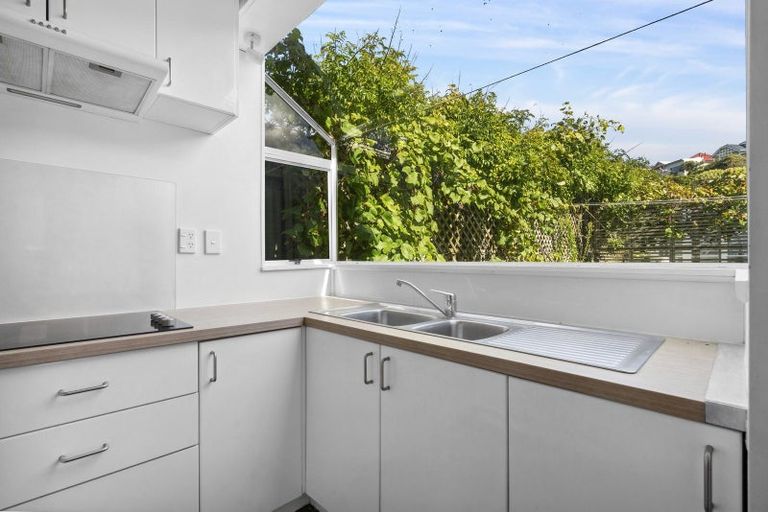 Photo of property in 84 Kilbirnie Crescent, Kilbirnie, Wellington, 6022