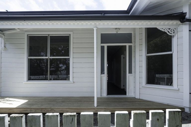 Photo of property in 40 Te Wharepouri Street, Berhampore, Wellington, 6023