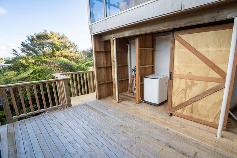 Photo of property in 2/829 East Coast Road, Northcross, Auckland, 0630