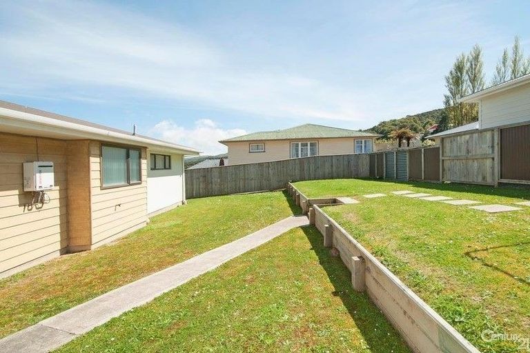 Photo of property in 67c Horoeka Street, Stokes Valley, Lower Hutt, 5019