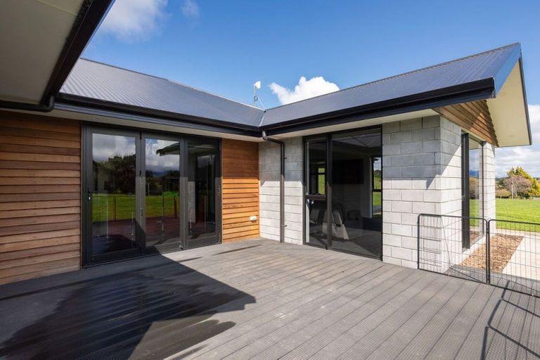 Photo of property in 34 Cowper Road, Dannevirke, 4930