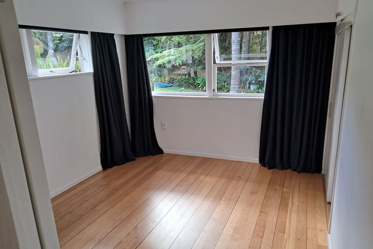 Photo of property in 352 Titirangi Road, Titirangi, Auckland, 0604