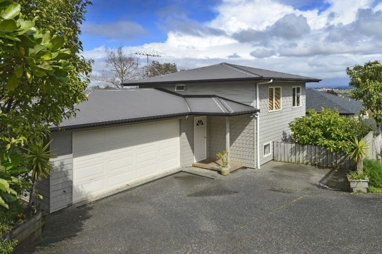 Photo of property in 966a East Coast Road, Northcross, Auckland, 0632