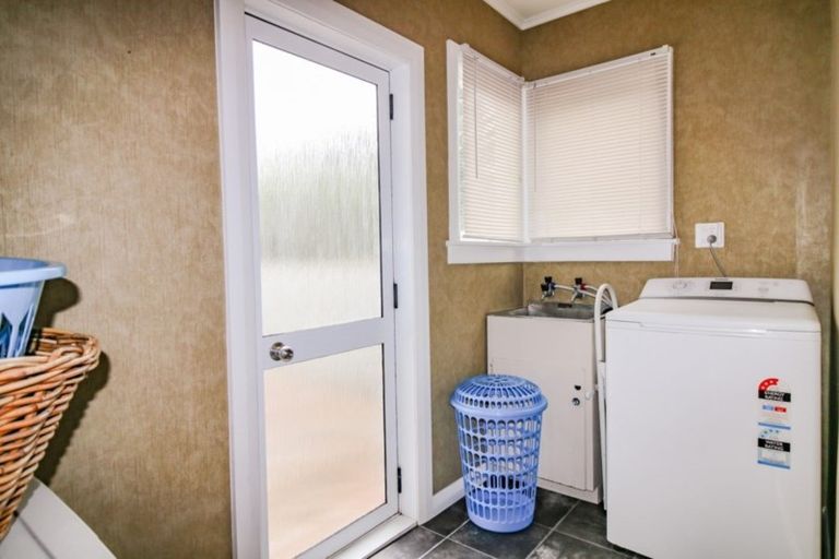 Photo of property in 9 Tongariro Street, Castlecliff, Whanganui, 4501