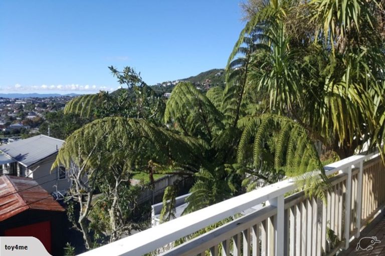 Photo of property in 12 Terawhiti Terrace, Karori, Wellington, 6012