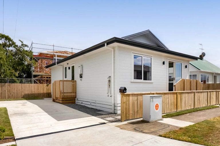 Photo of property in 16 Holford Street, Westown, New Plymouth, 4310