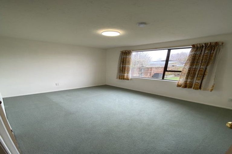 Photo of property in 39 Dunbarton Street, Redwood, Christchurch, 8051
