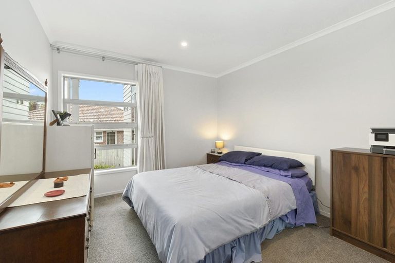Photo of property in 13a Lyndhurst Road, Te Atatu South, Auckland, 0610
