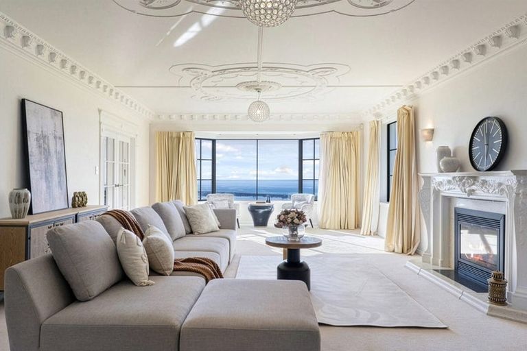 Photo of property in 70 Belleview Terrace, Mount Pleasant, Christchurch, 8081
