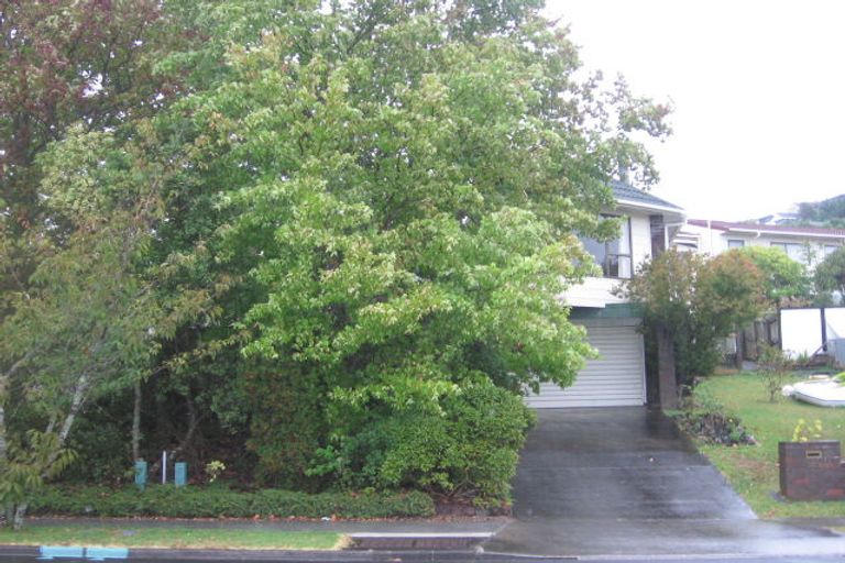 Photo of property in 203 Chelsea View Drive, Chatswood, Auckland, 0626