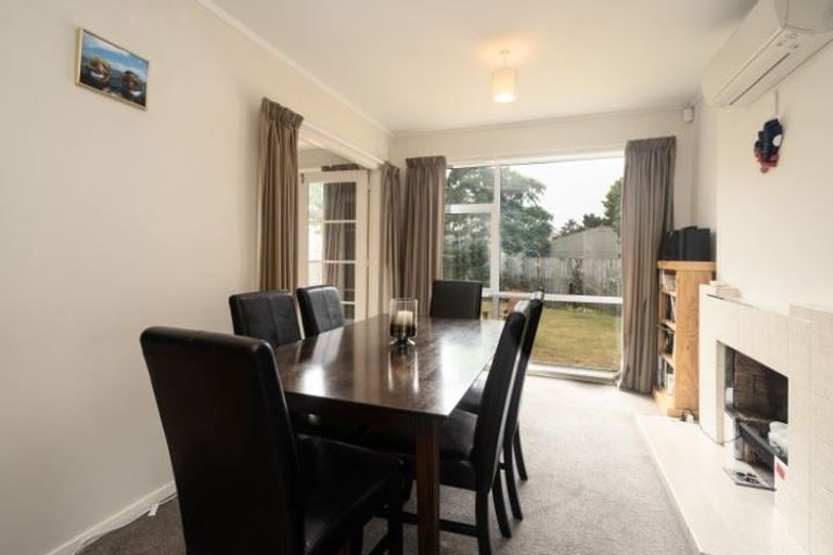 Photo of property in 214 Yaldhurst Road, Avonhead, Christchurch, 8042