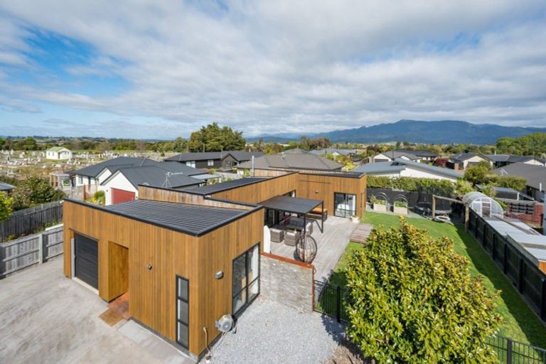 Photo of property in 12 Puketutu Grove, Motueka, 7120