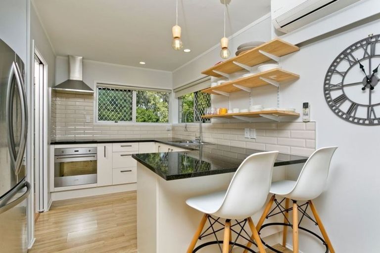 Photo of property in 2/19 Hamilton Place, Glenfield, Auckland, 0629