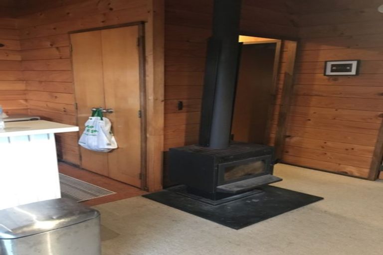 Photo of property in 6 Aries Place, Kawaha Point, Rotorua, 3010