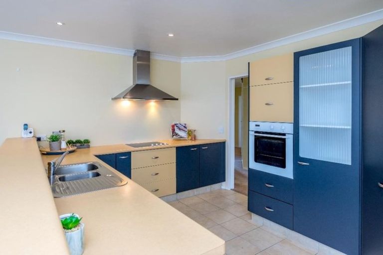 Photo of property in 25 San Priamo Place, Paraparaumu Beach, Paraparaumu, 5032