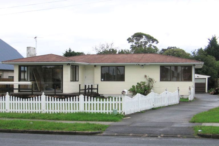 Photo of property in 11 Tiraumea Drive, Pakuranga, Auckland, 2010