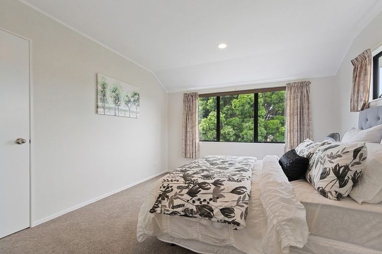 Photo of property in 1/54 Simmental Crescent, Somerville, Auckland, 2014