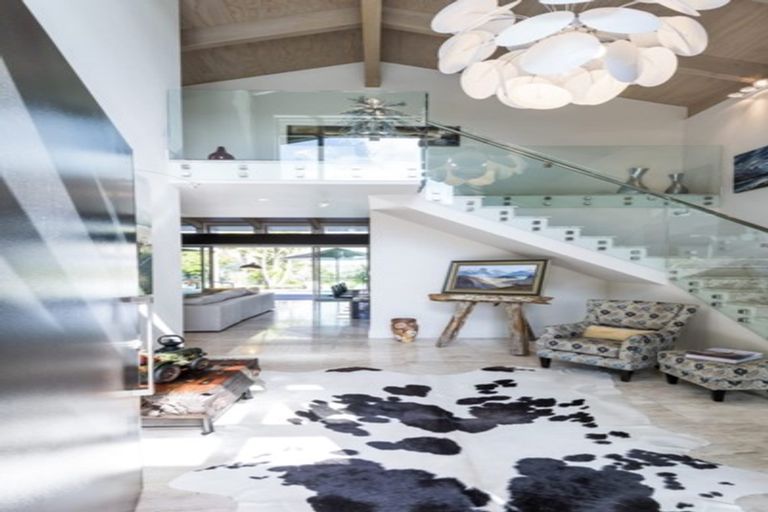 Photo of property in 22 Sanctuary Point, Sunnyhills, Auckland, 2010