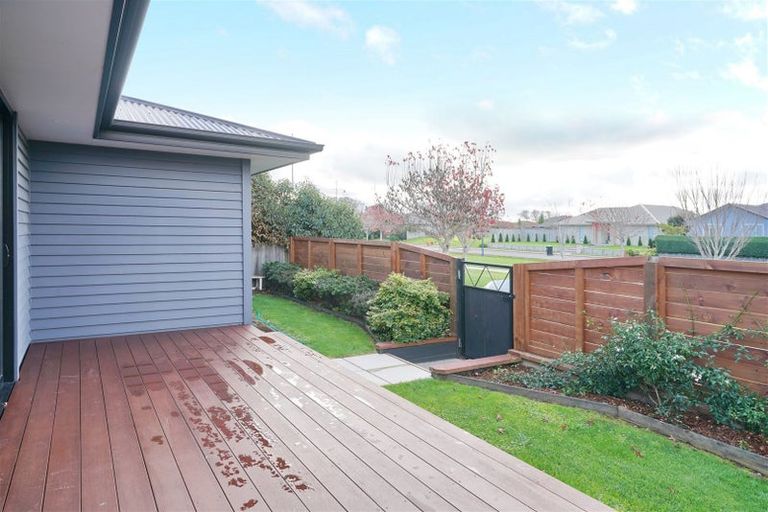 Photo of property in 9 Seaward Street, Pegasus, 7612