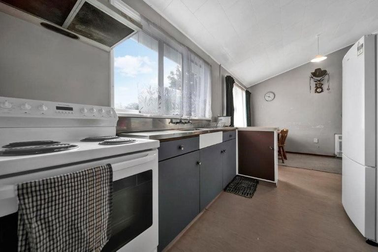 Photo of property in 39 Fairfield Road, Hawera, 4610