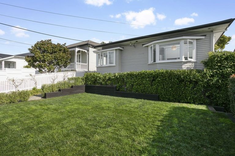 Photo of property in 24 Richmond Avenue, Northcote Point, Auckland, 0627
