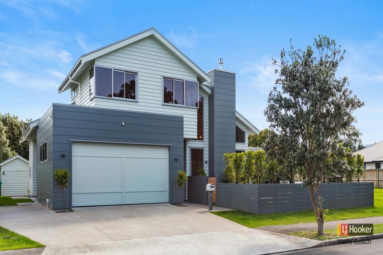 Photo of property in 7 Ian Place, Waihi Beach, 3611