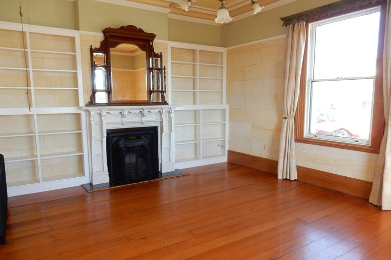 Photo of property in 1 Ure Street, South Hill, Oamaru, 9400